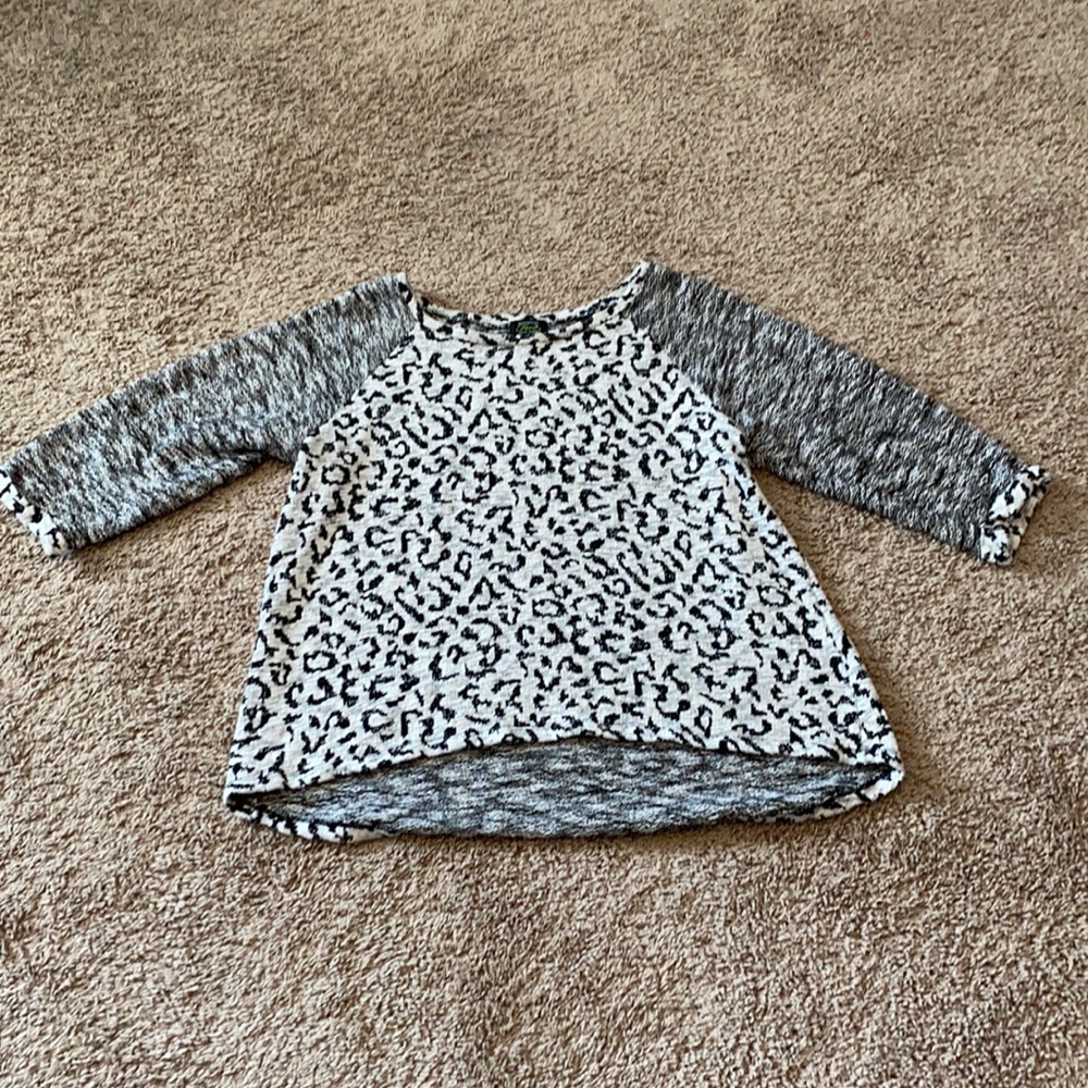 🫶🏼Shannon Ford NY size XL animal print sweatshirt